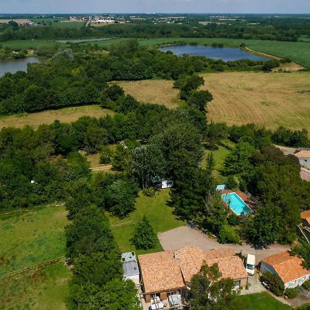 Вилла Domaine Les Rousselieres Олон-сюр-Мер Экстерьер фото